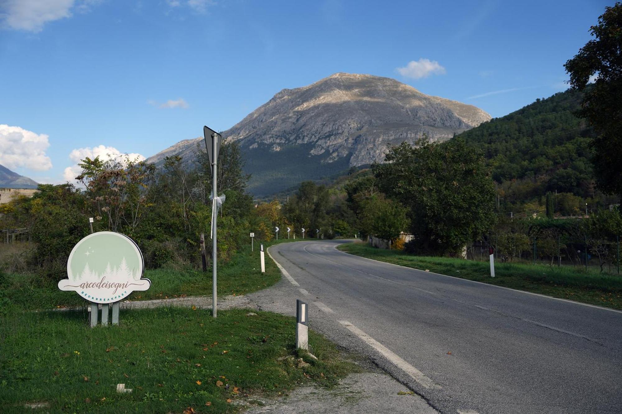 B&B Arco Dei Sogni Челано Екстериор снимка