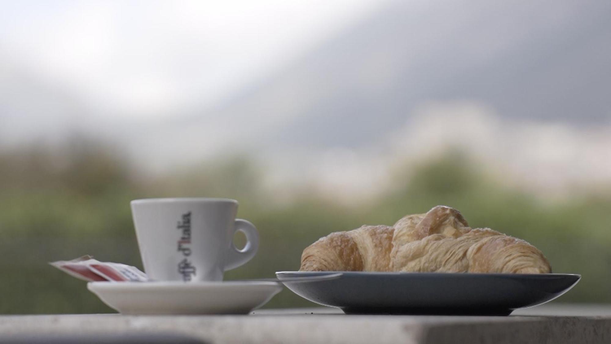 B&B Arco Dei Sogni Челано Екстериор снимка